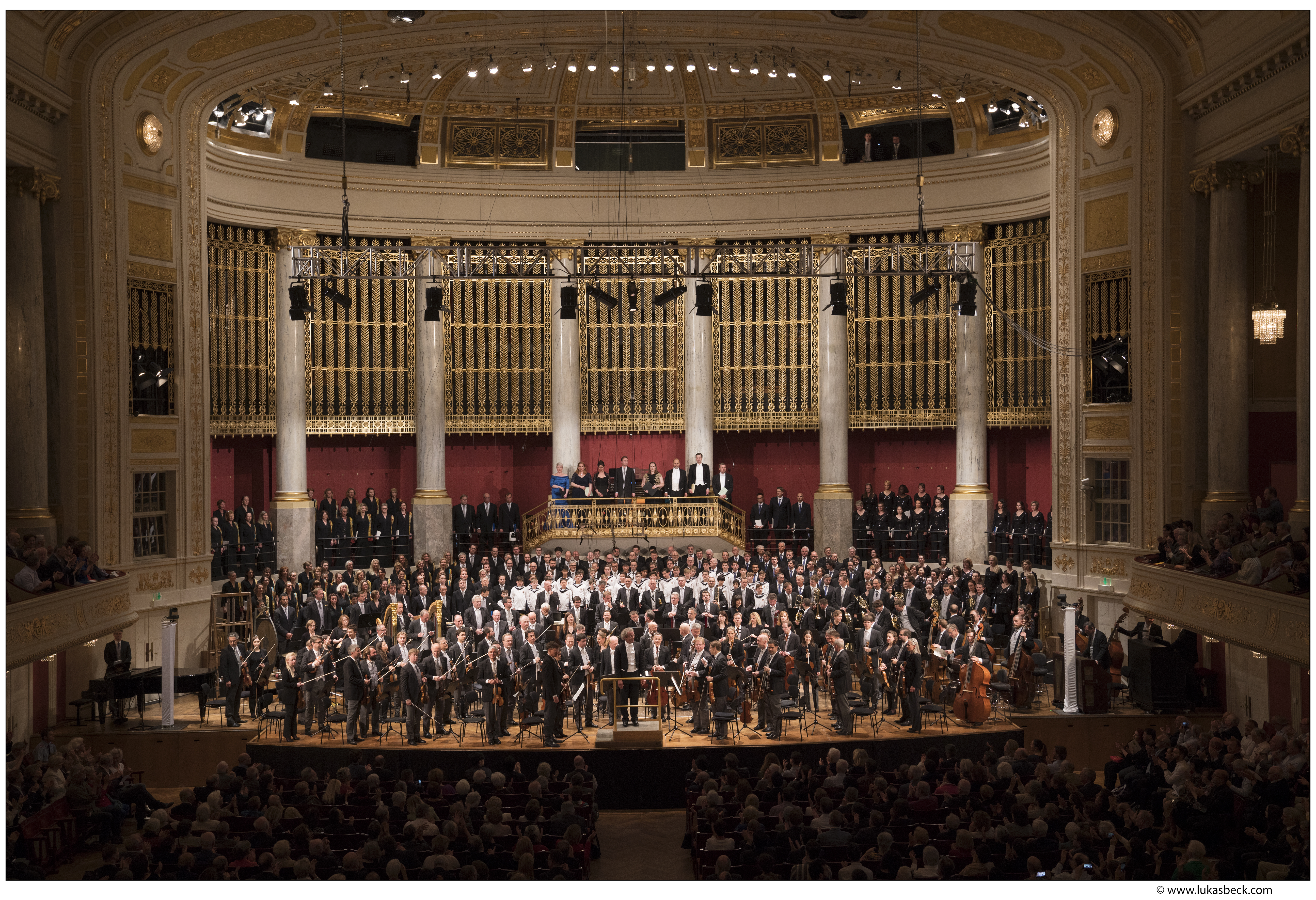 Franz Welser-Möst and the Vienna Philharmonic at the Wiener Konzerthaus conducting Mahler 8