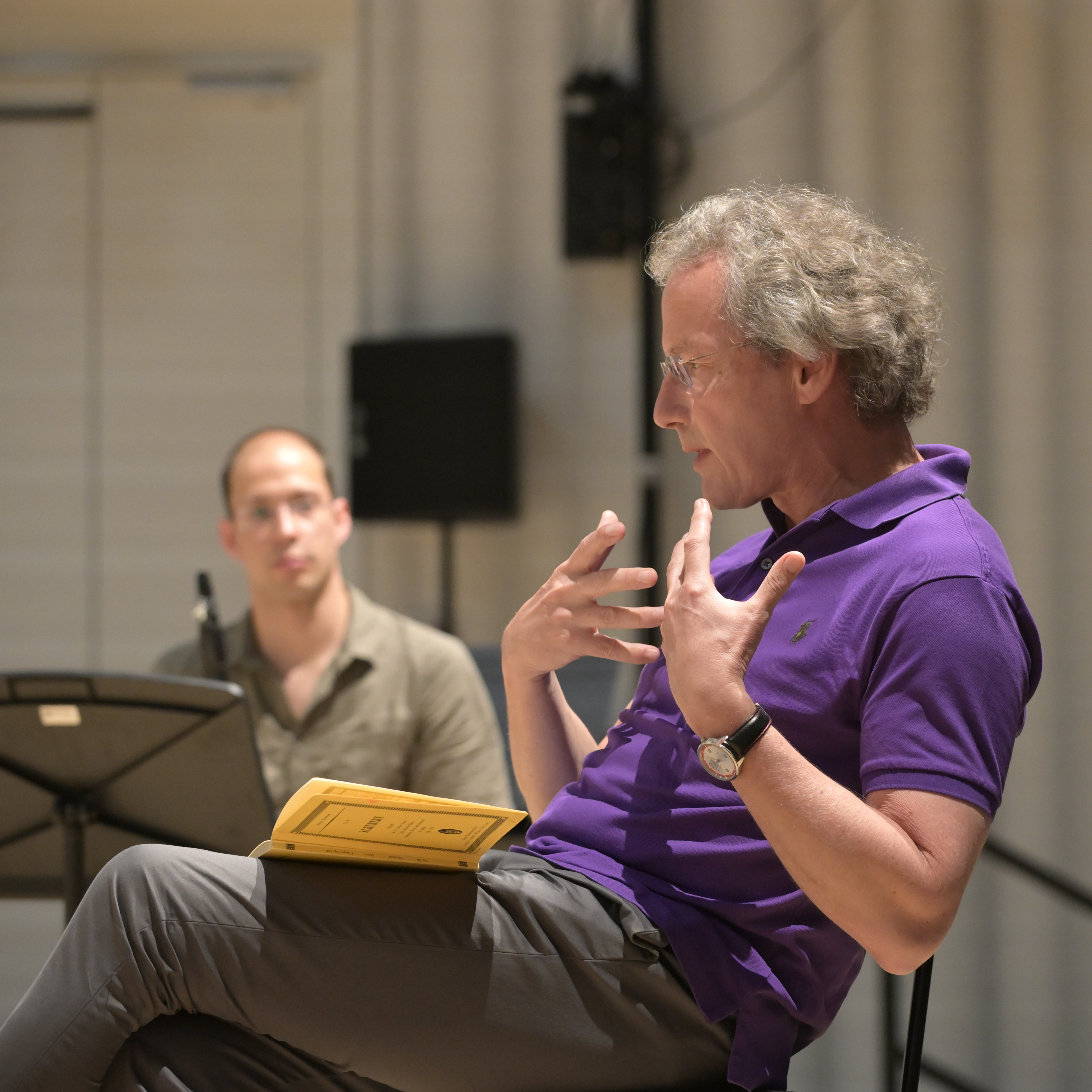 Franz Welser-Möst coacht junge Musiker aus Cleveland und Linz